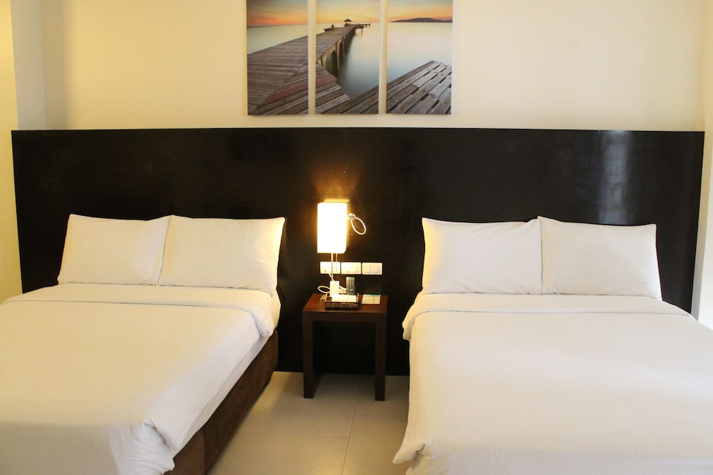 Ocean Suites Boutique Hotel 26/66
