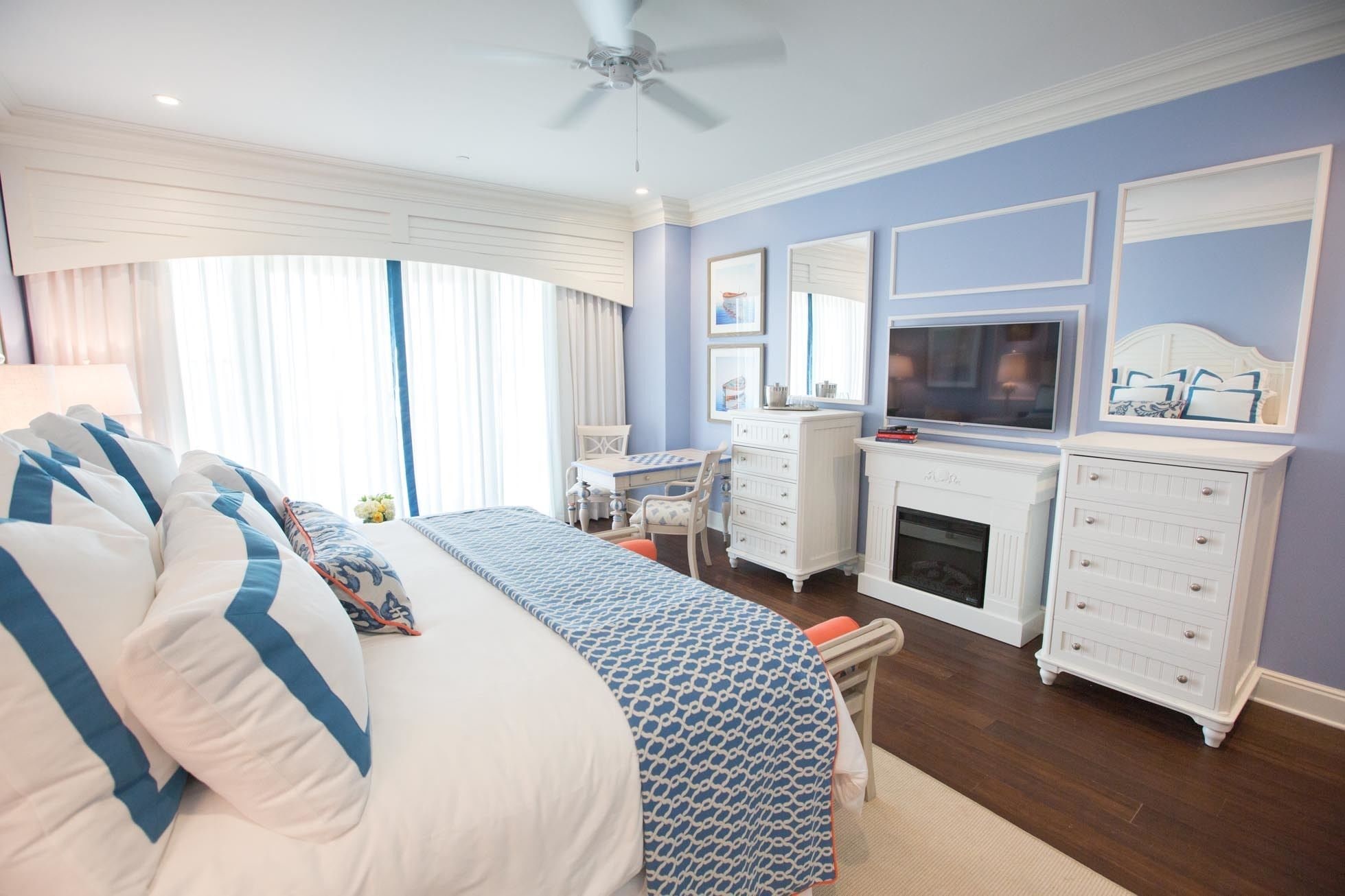 HARBOUR, DELUXE, KING BED, PATIO