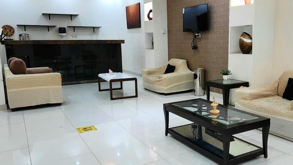 أجنحة ريحان الورود(Rihanat Al Worood Suites Khamis Mushait) 28/34