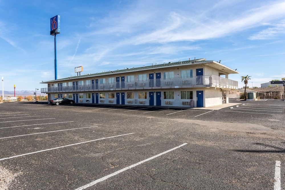 Motel6 Needles, CA 44/52