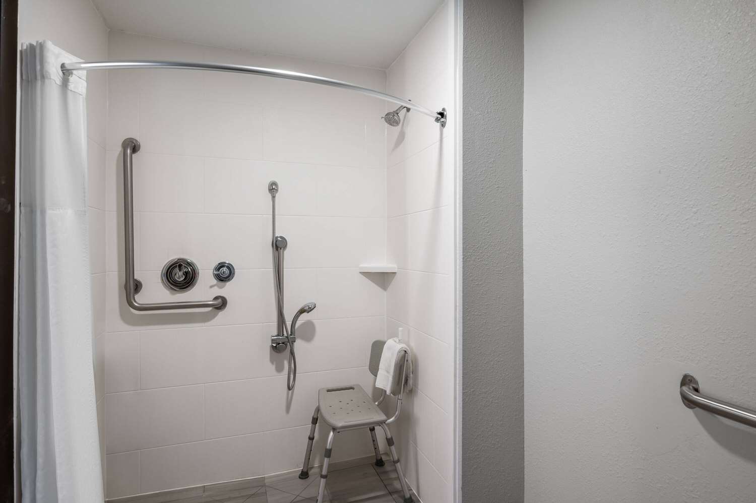 La Quinta Inn By Wyndham Indianapolis Airport Executive Drive 37/37