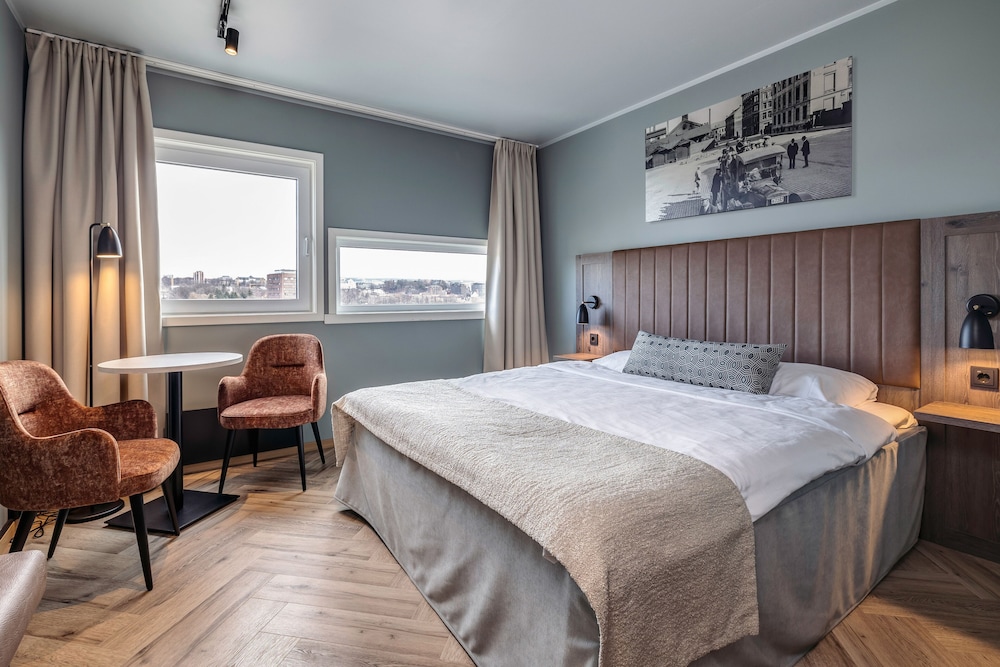 SUPERIOR, DOUBLE BED