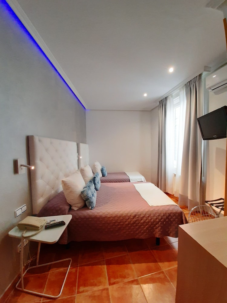 Hostal Las Fuentes 19/66