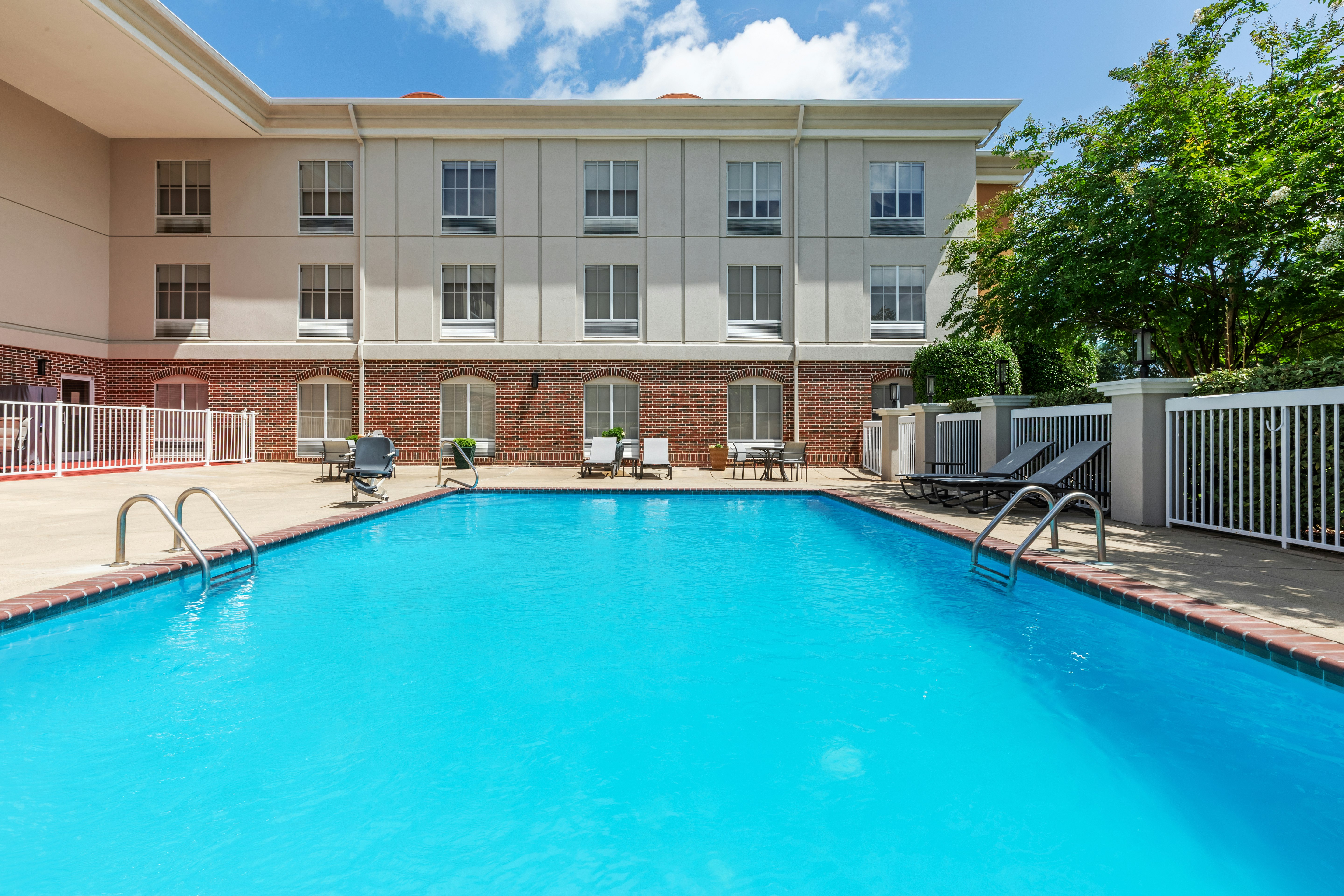 Holiday Inn Express Hotel & Suites Vicksburg 8/74