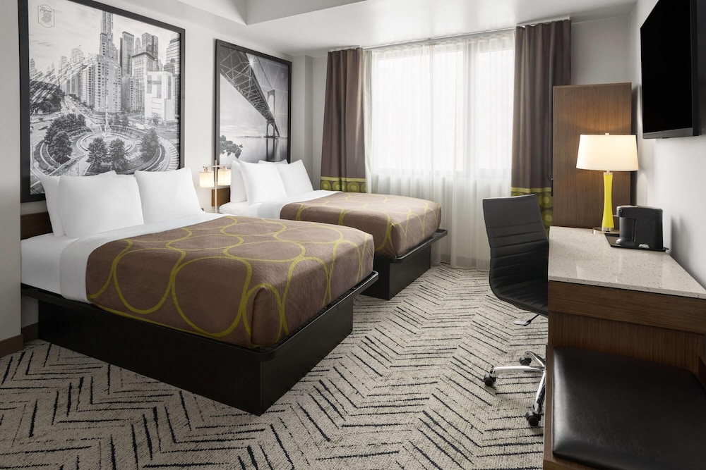 Super 8 by Wyndham Bronx Near Stadium 16/40