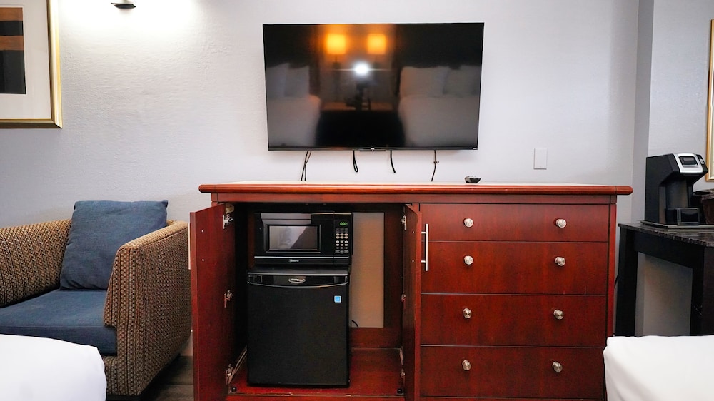Seaside Inn & Suites 27/43