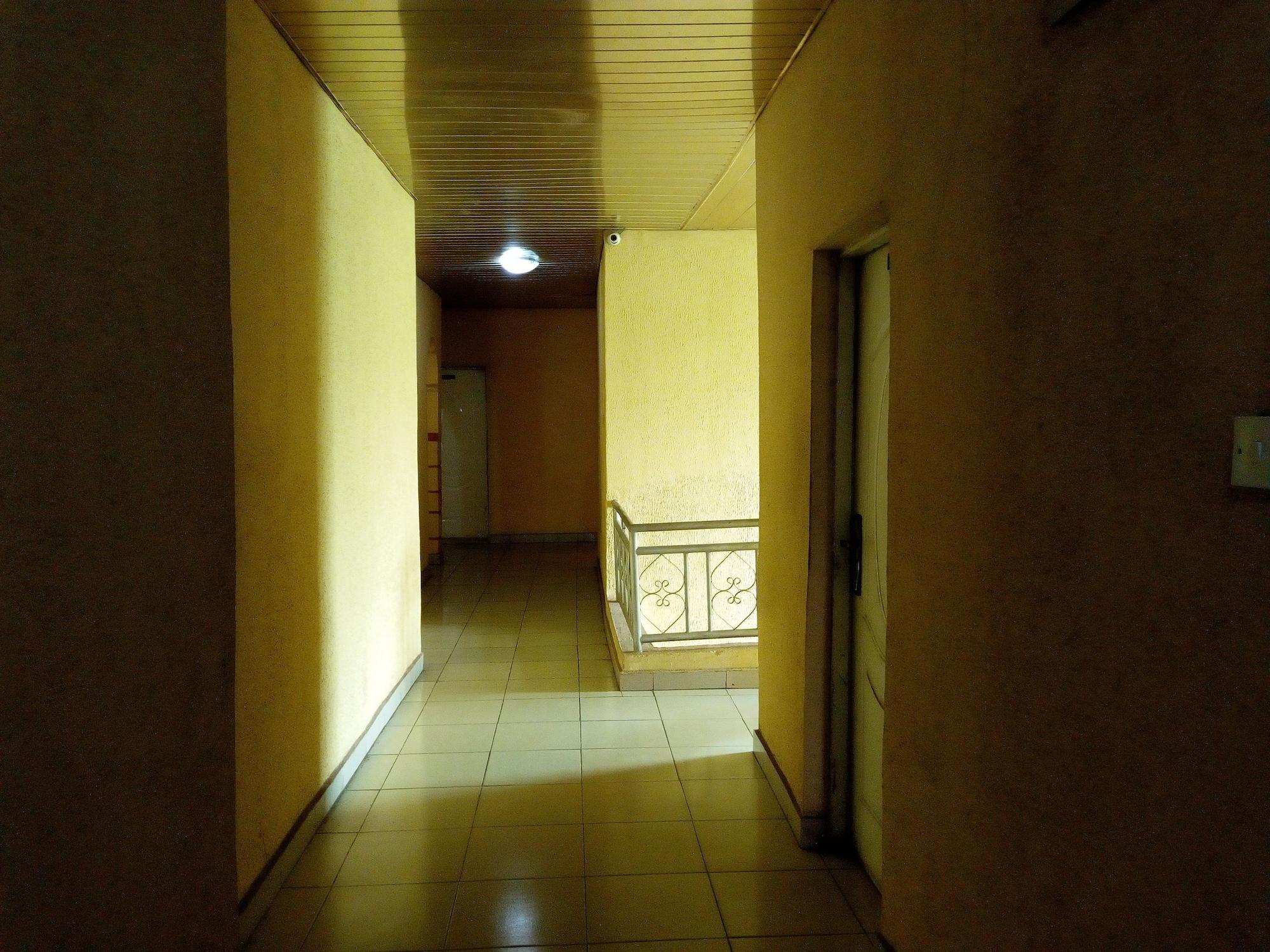 Adebayowa Hotel 10/17