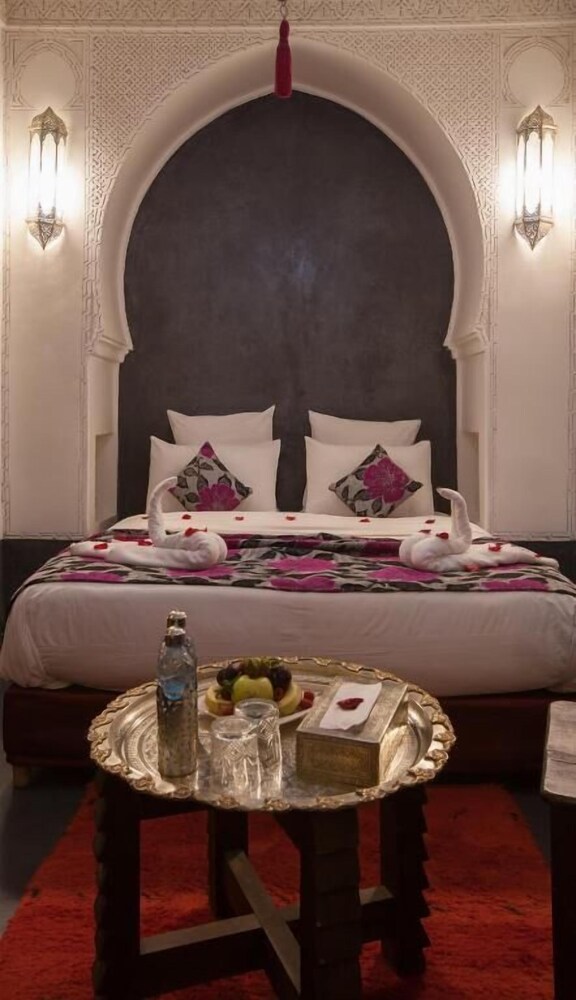Riad Alaka 17/50