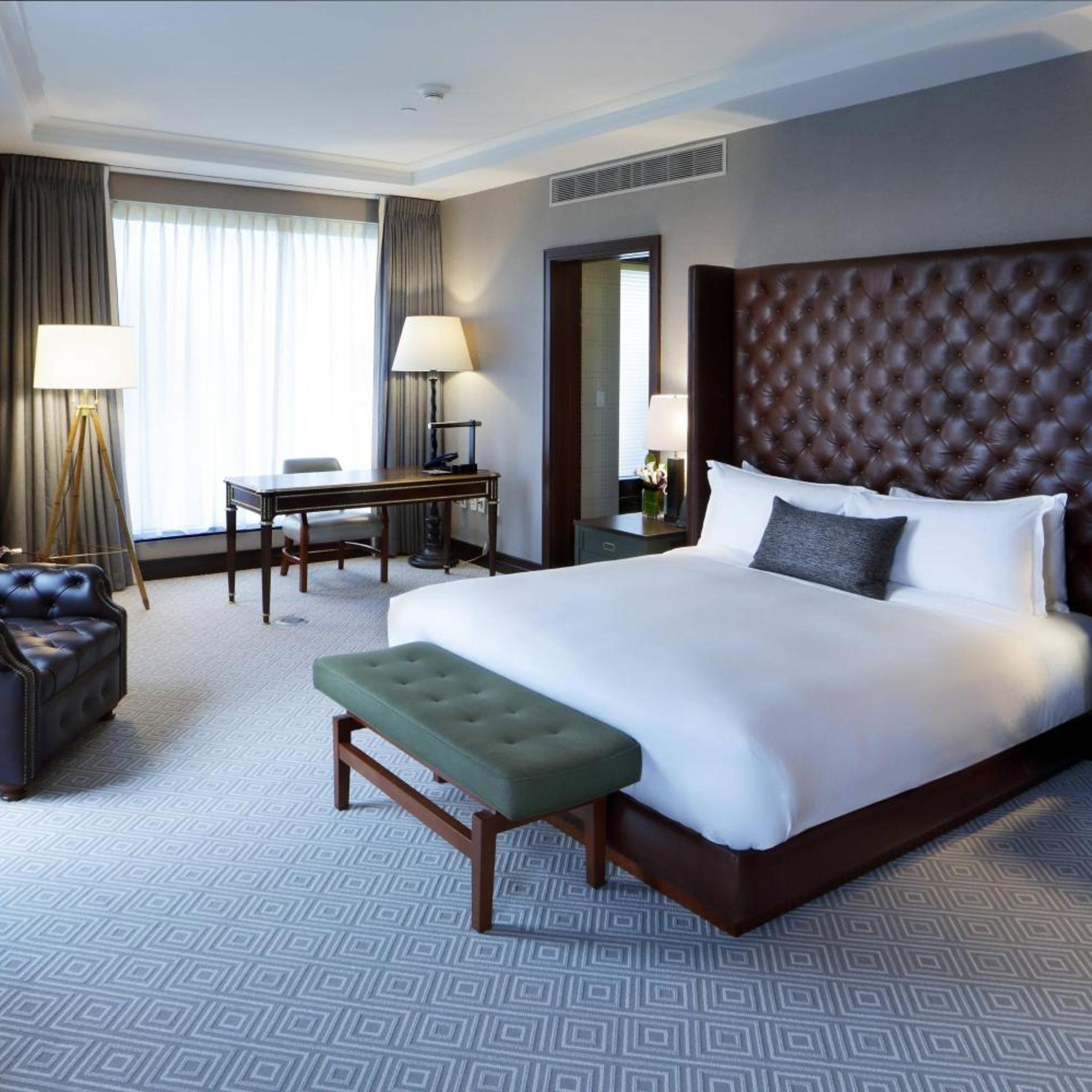 1 Bedroom, Presidential, Ebersol, Suite, King Bed, City View