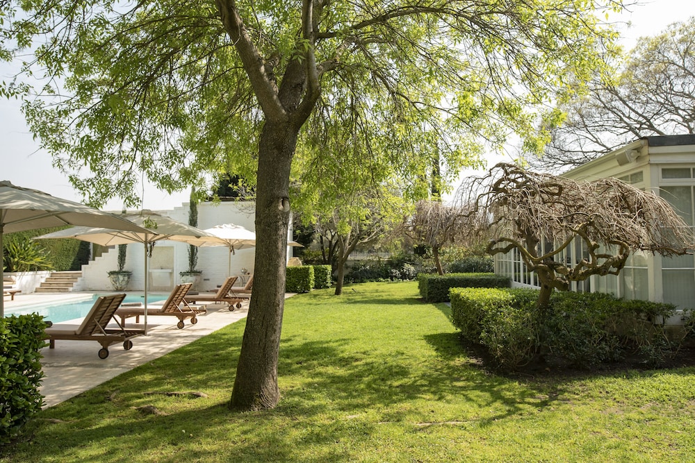 The Owners Cottage / La Provencale 41/50