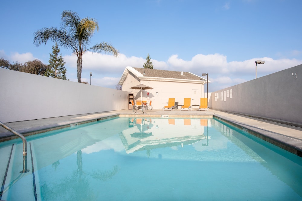 Holiday Inn Express and Suites Chowchilla - Yosemite Park Area 3/58