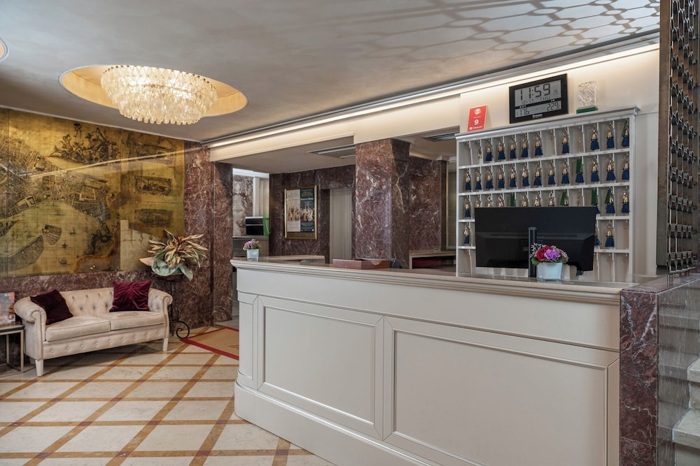 Hotel Montecarlo 7/50