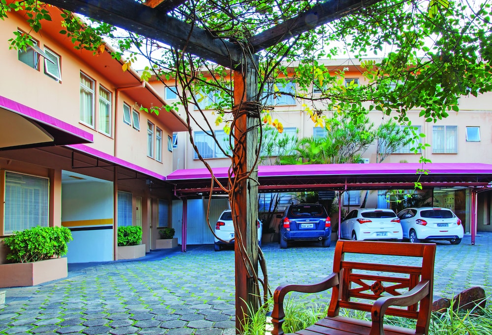 LIRA HOTEL 57/63
