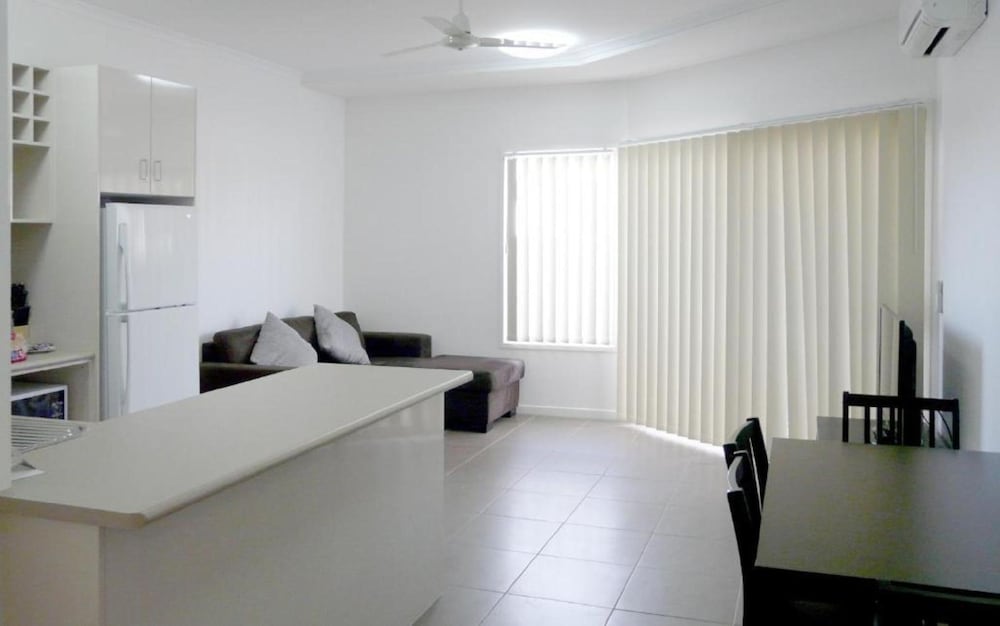 Direct Hotels Monterey Moranbah 11/28