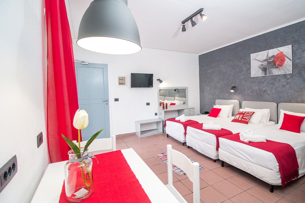 Kahlua Hotel Apartments 17/40