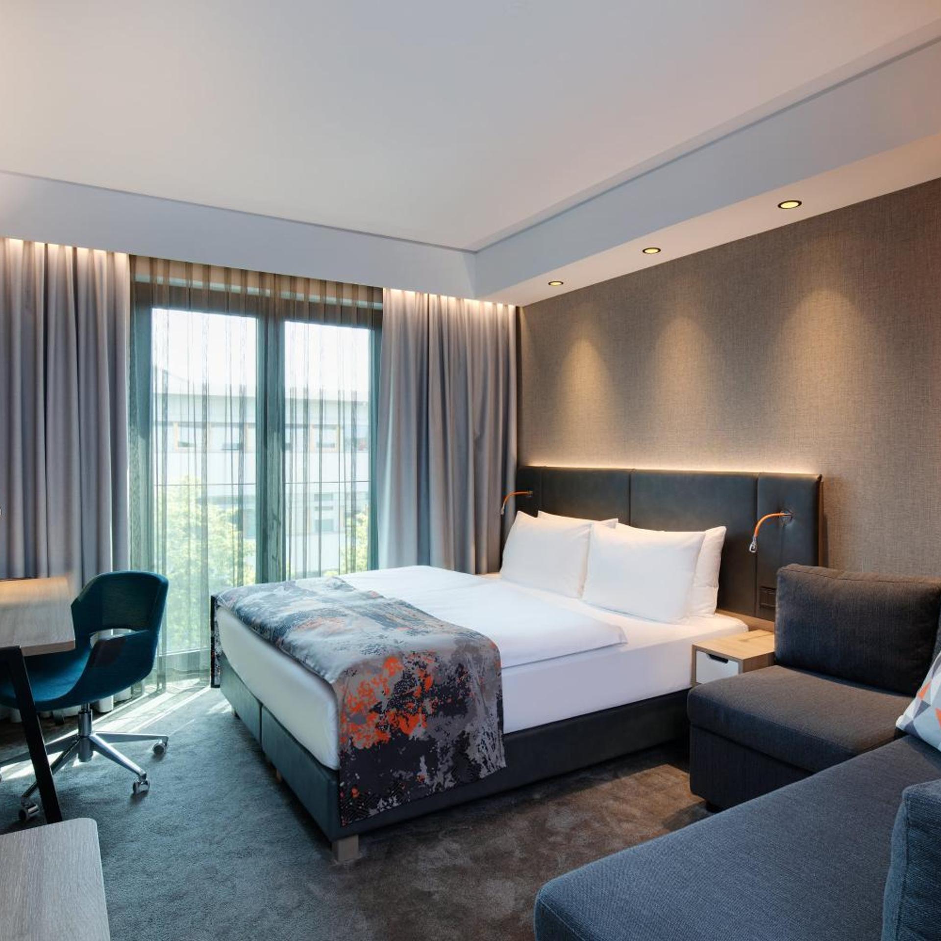 Standard, King Bed, Queen Bed