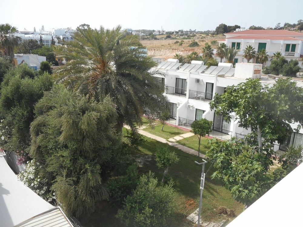 Kkaras Hotel 11/68