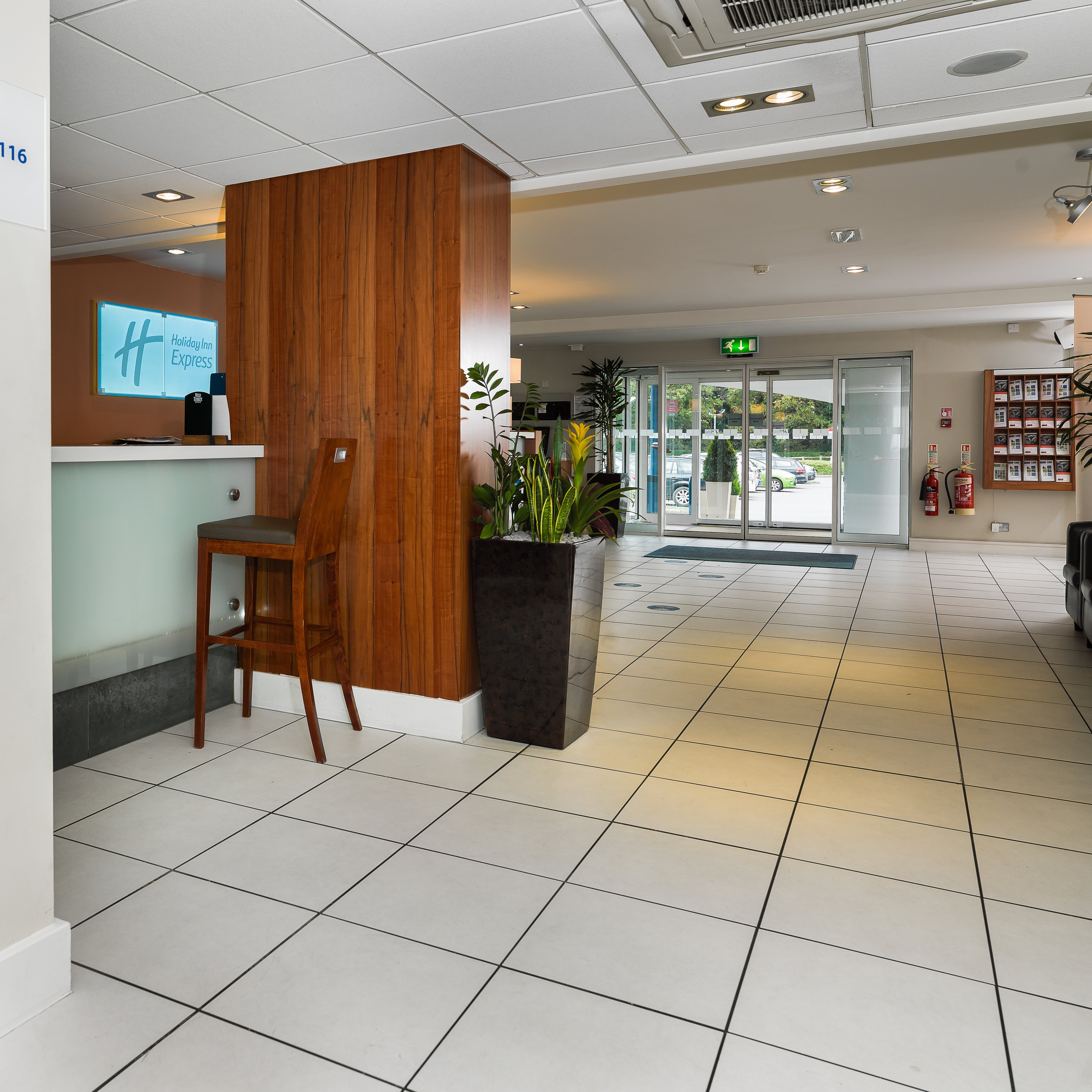 Holiday Inn Express Gatwick Crawley 8/50