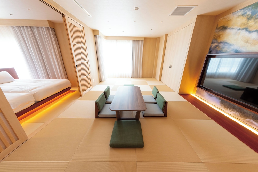 Japanese, Suite, Twin Beds, 4 Futon Beds, Tatami, Lounge Access, Floor