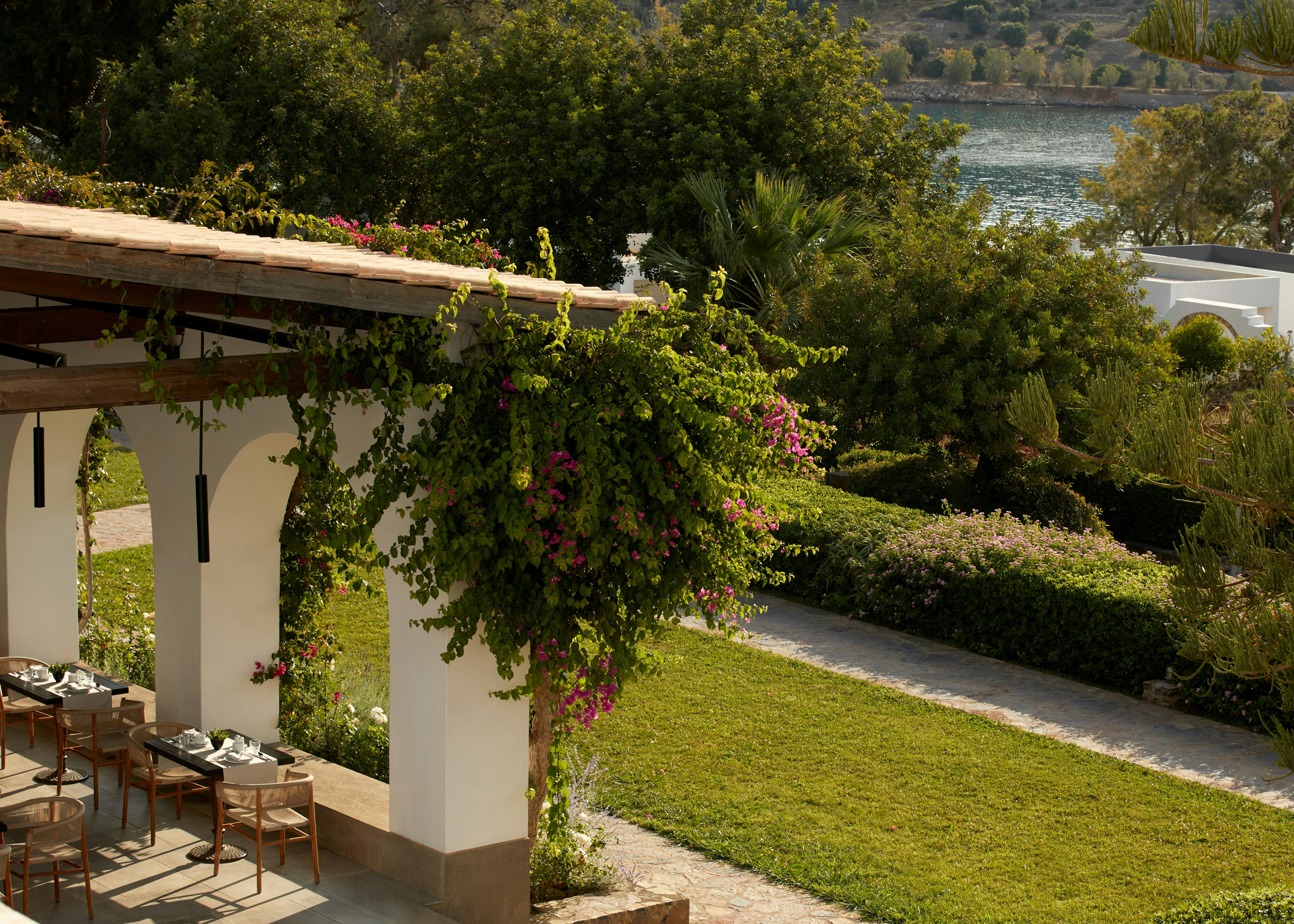 Minos Beach Art Hotel 51/63