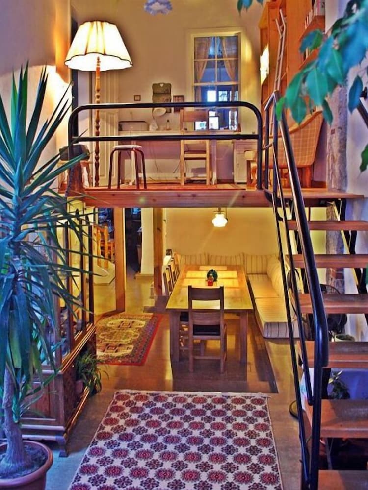 Eolya Guest House 45/50