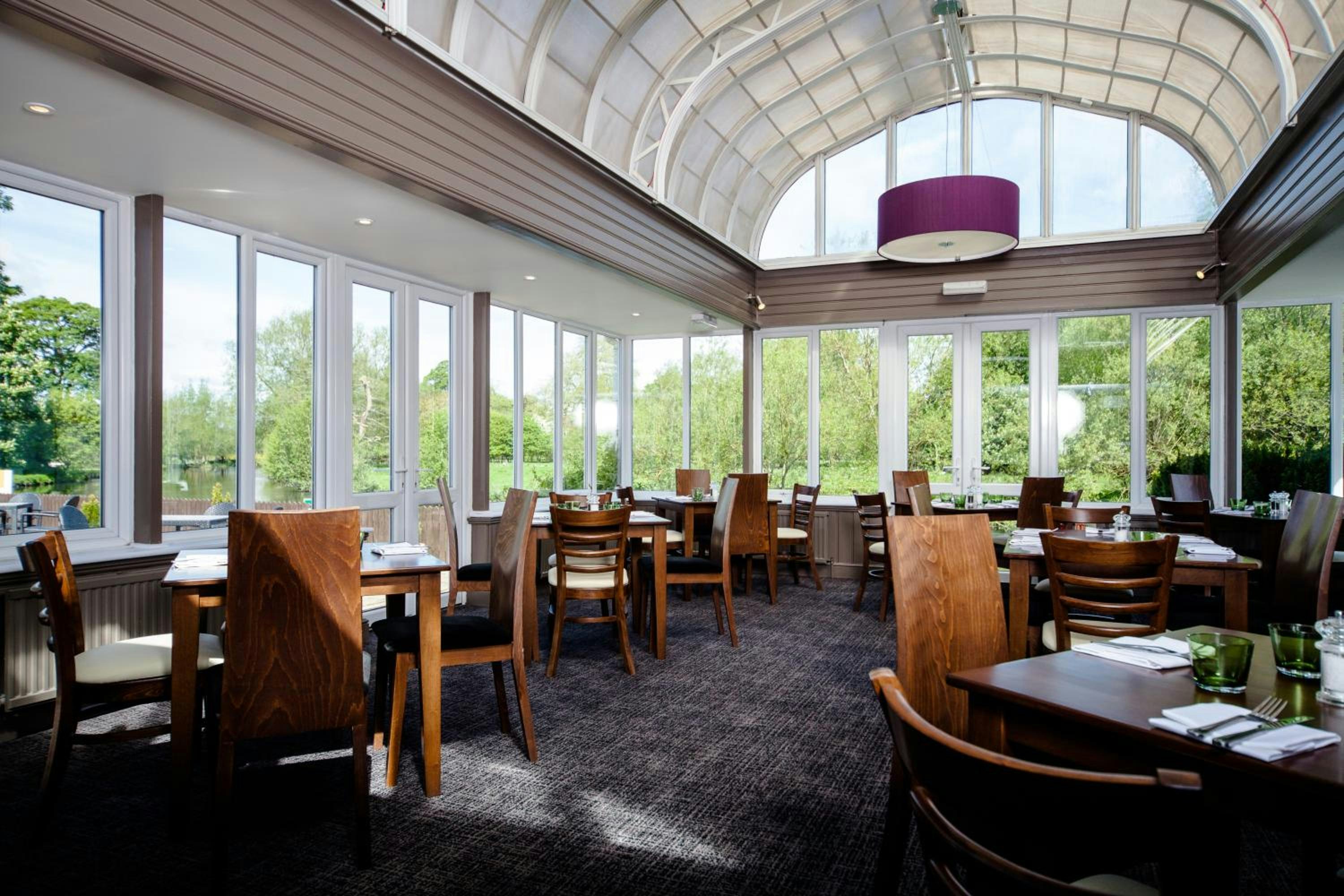 Legacy Rose And Crown Hotel 38/59
