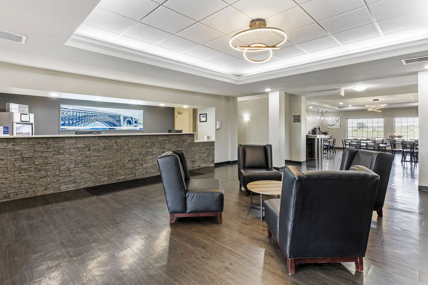 Best Western Plus MidAmerica Hotel 23/33
