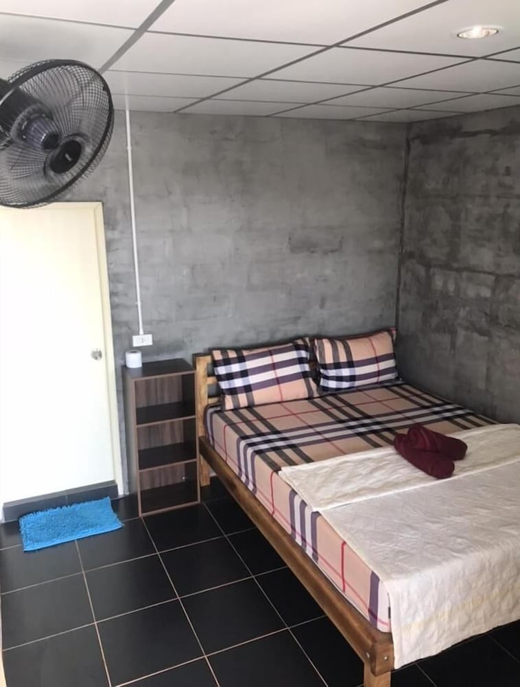 Cat Bungalow 34/66