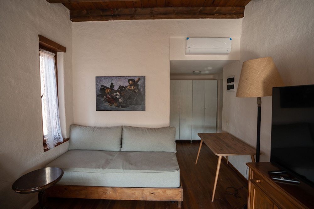 Sedirli Ev Alacati 30/50