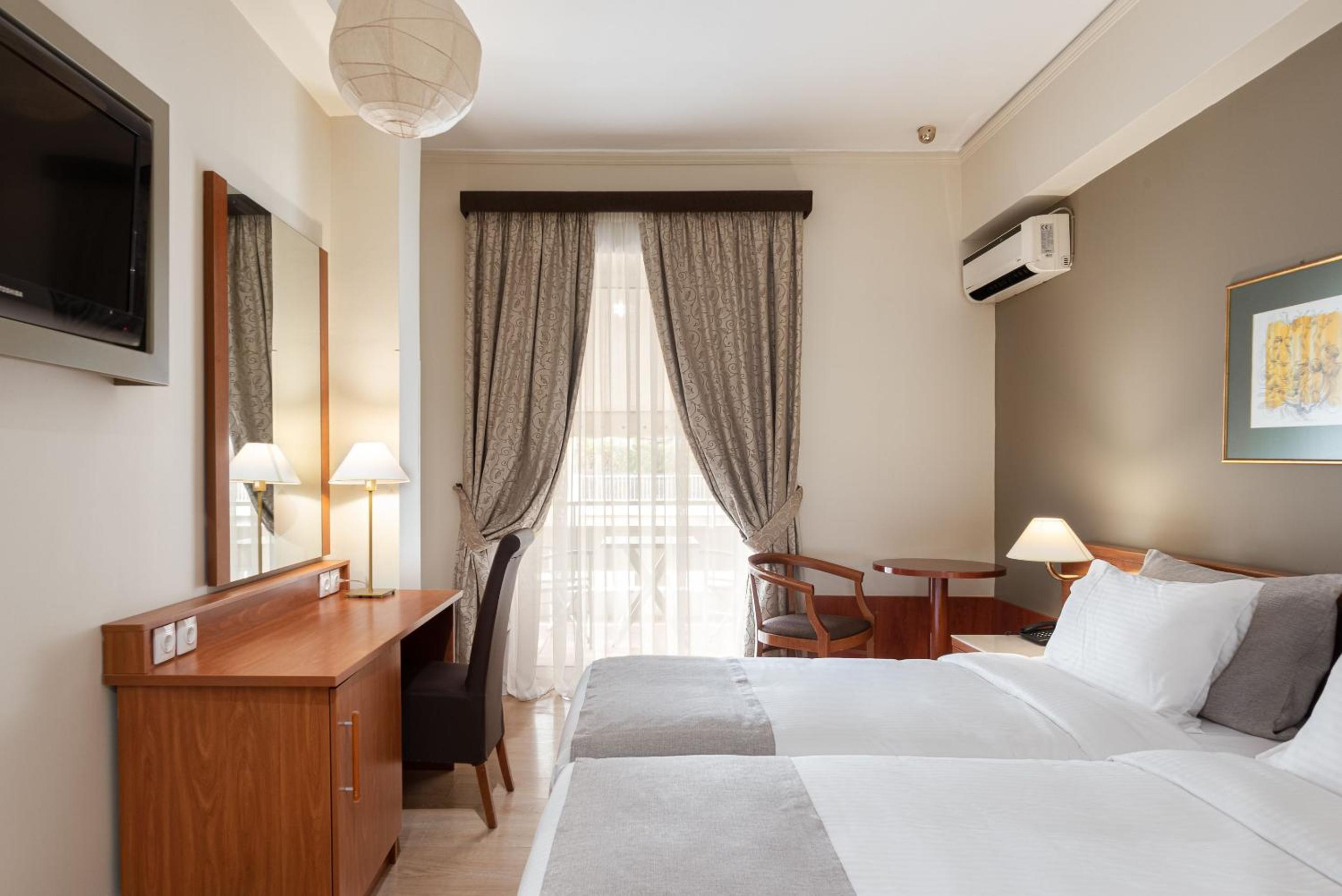 Room, Single