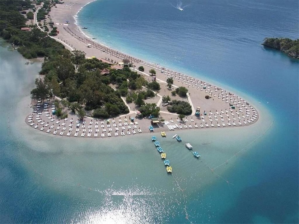 Karbel Beach Hotel 34/40