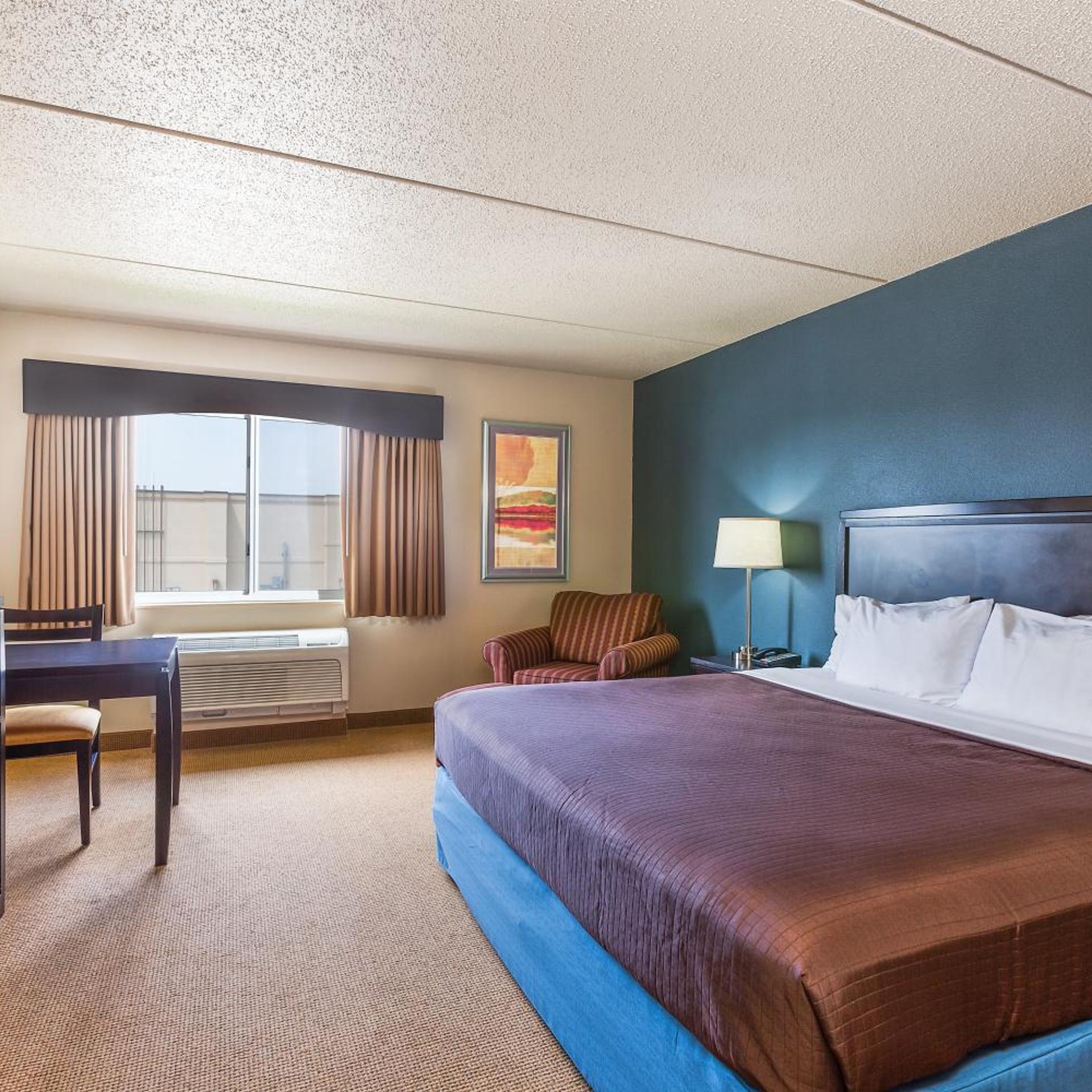 Deluxe, Queen Bed, Accessible