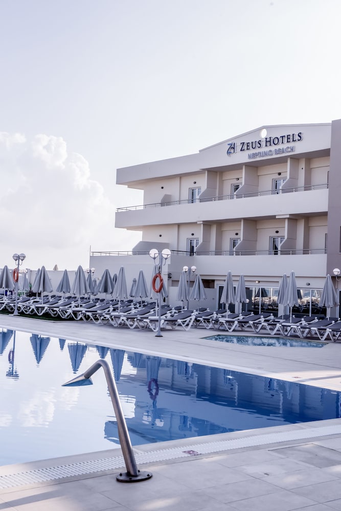 Zeus Hotels Neptuno Beach in MALEVIZI