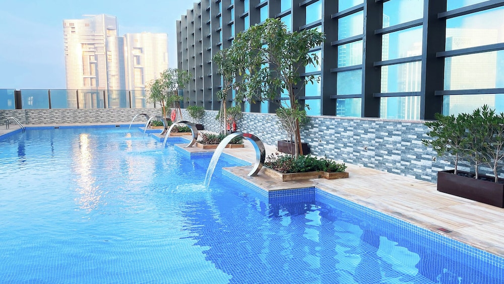 Southern Sun Abu Dhabi 62/65