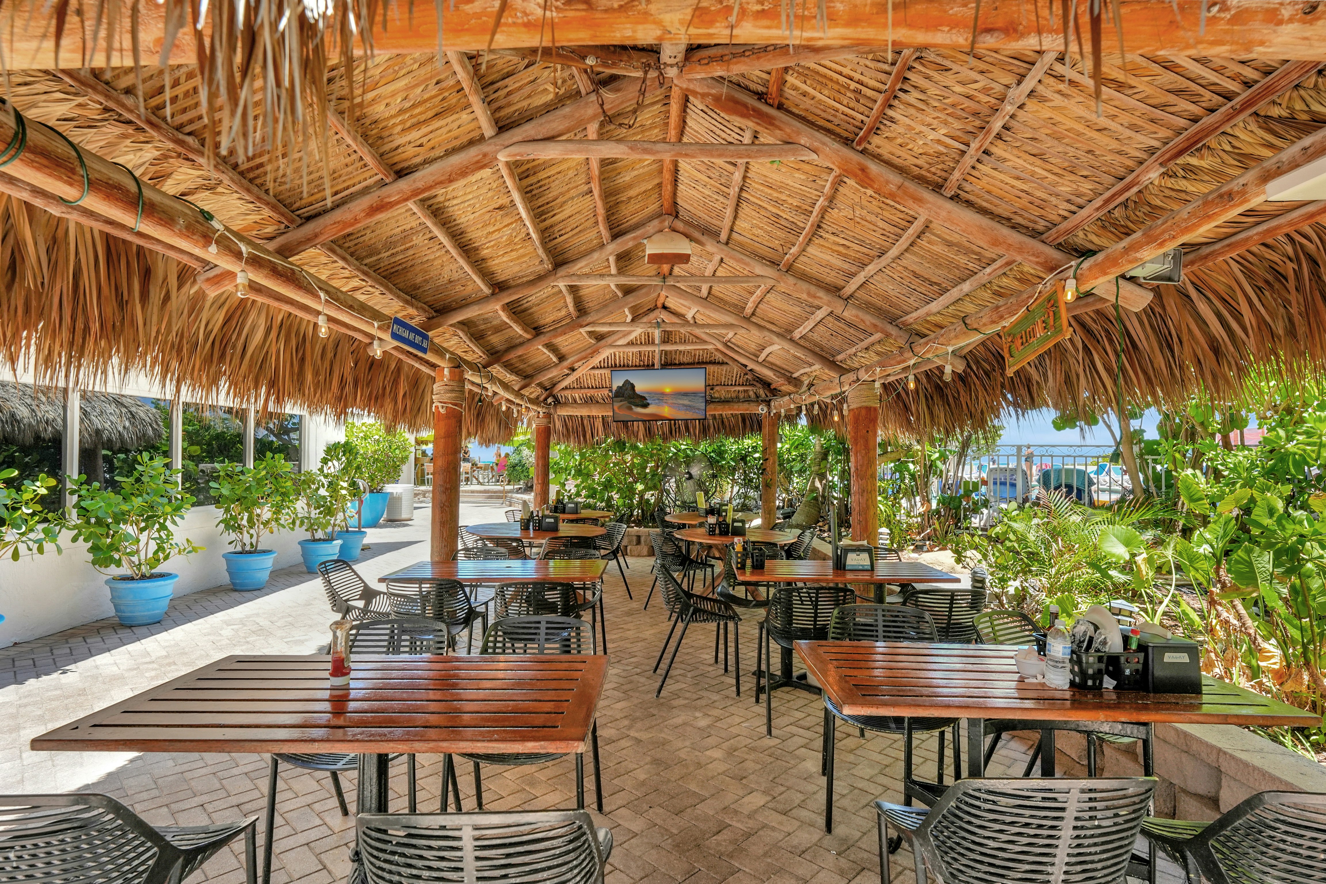 Ocean Manor Beach Resort 43/53
