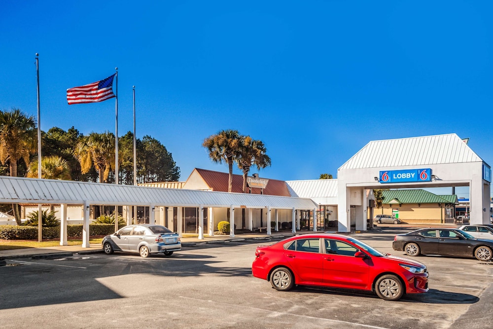 Studio6 Florence, SC 27/40