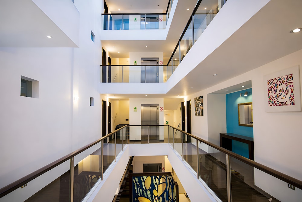 Mint Hotel 34/46