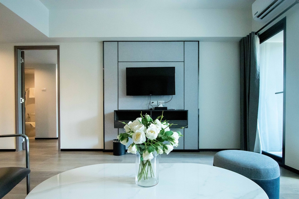 12 The Residence 39/45