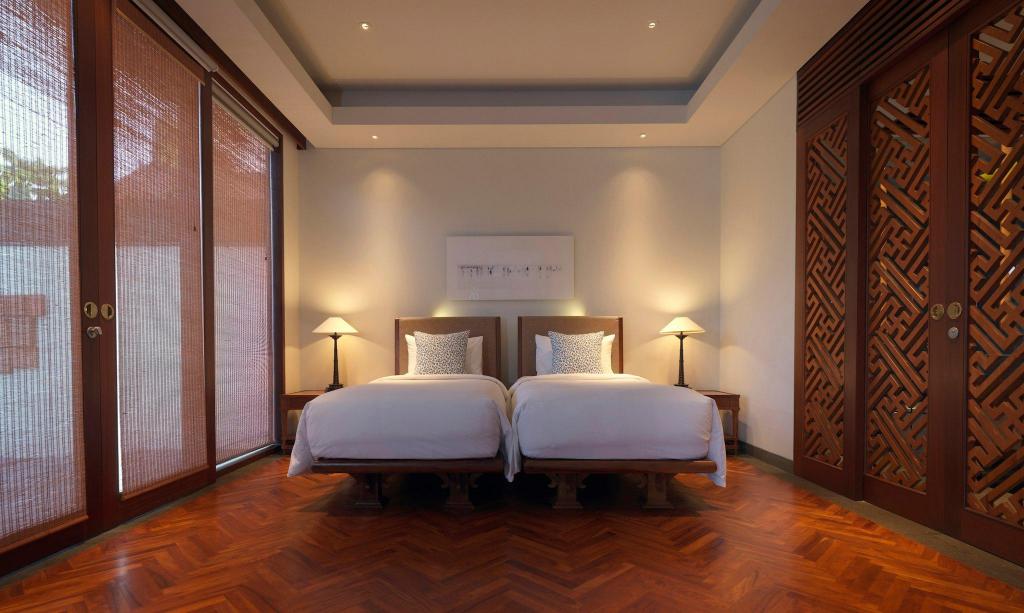Pool, Maisonette, Villa, Queen and Twin Beds