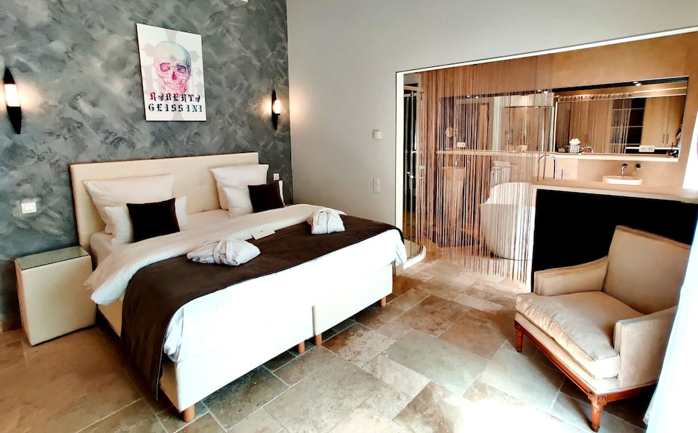 Maison Prestige Roberto Geissini 2/50