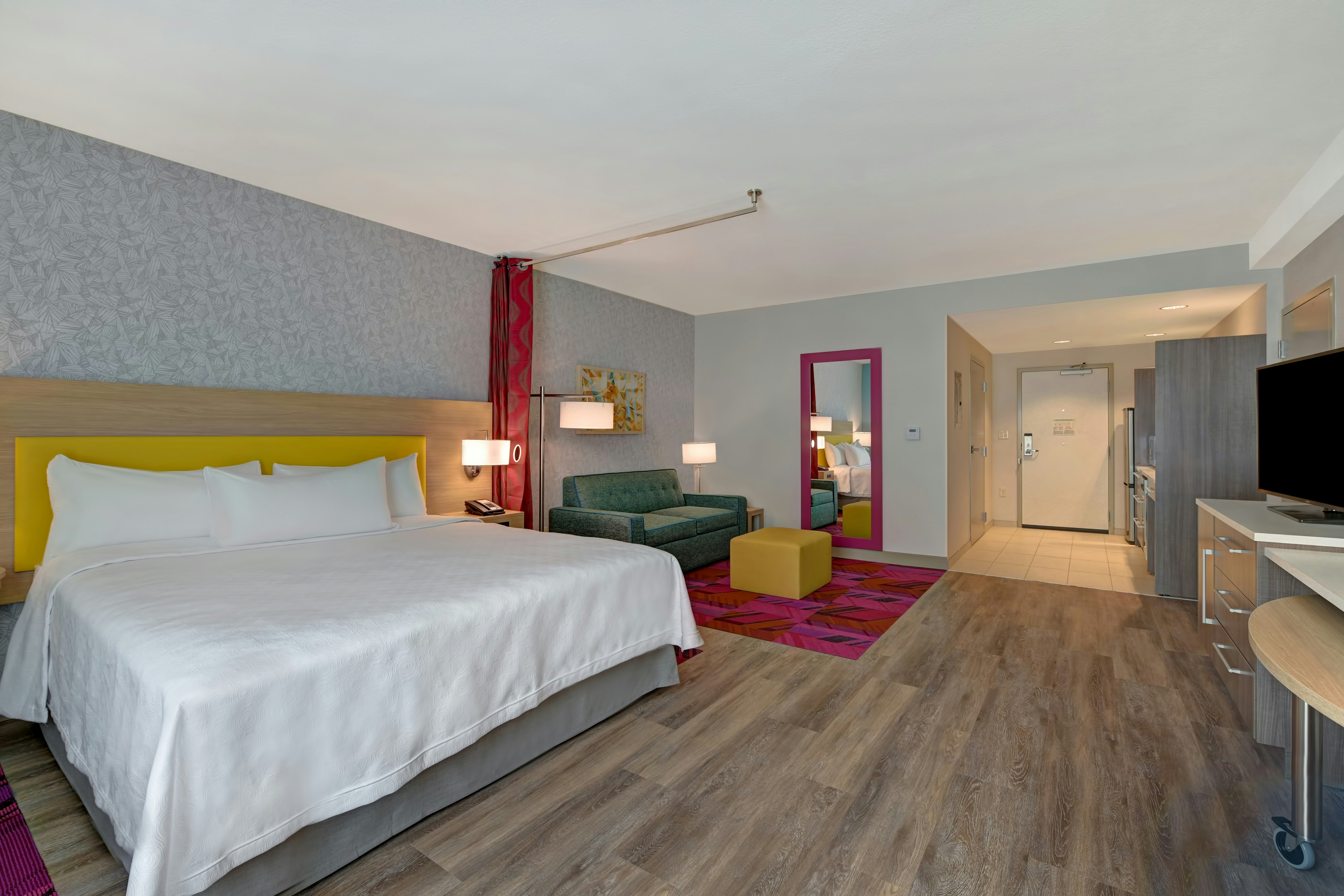 STUDIO, KING BED, ACCESSIBLE