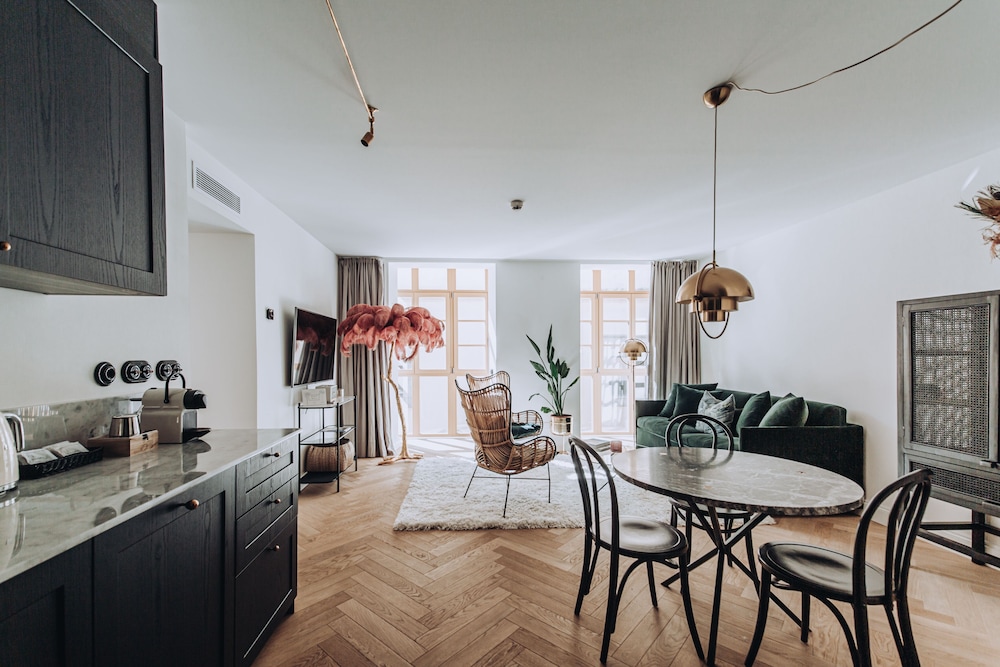 Ocho Suites and Kitchen 30/47