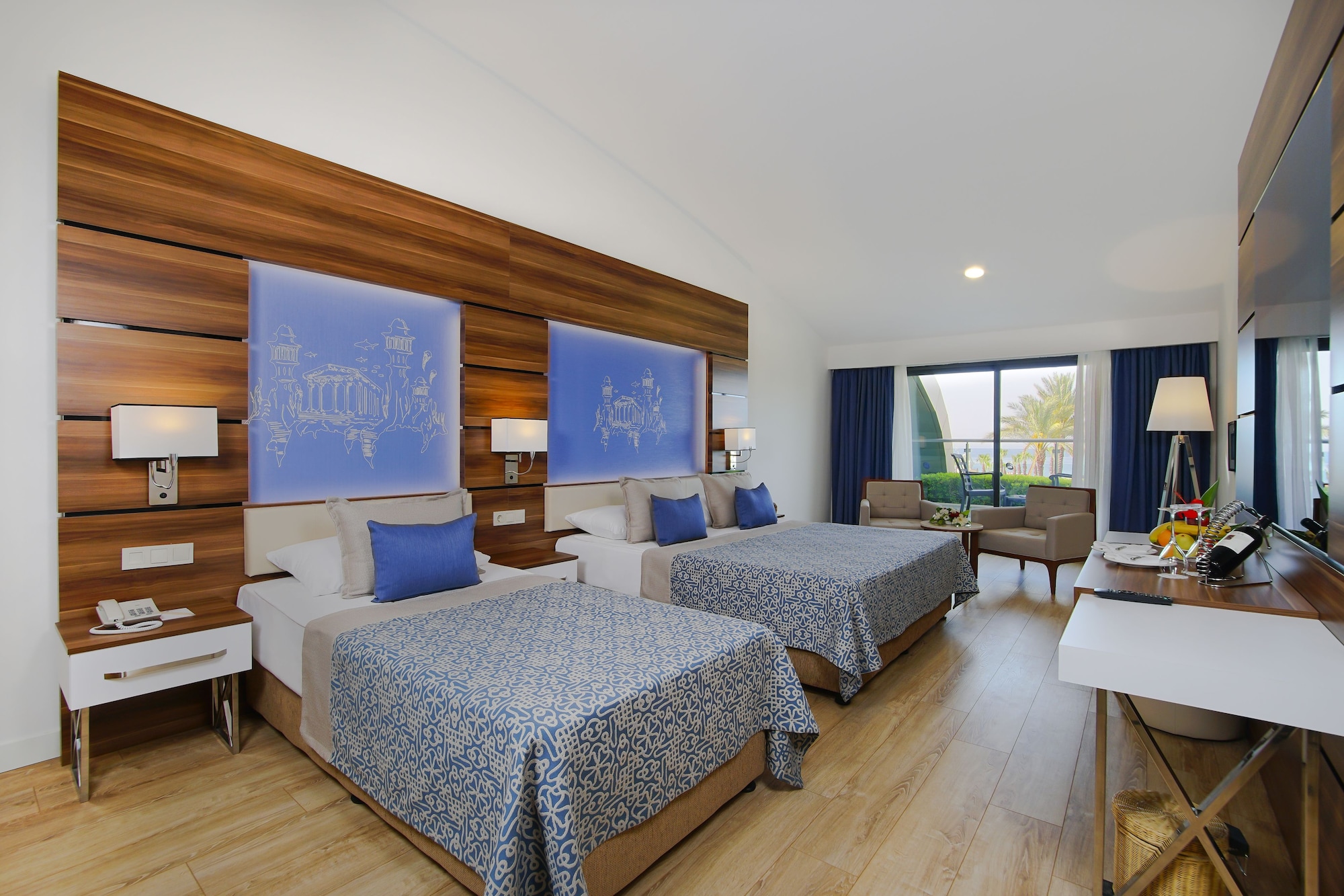 SUITE, JETTED TUB