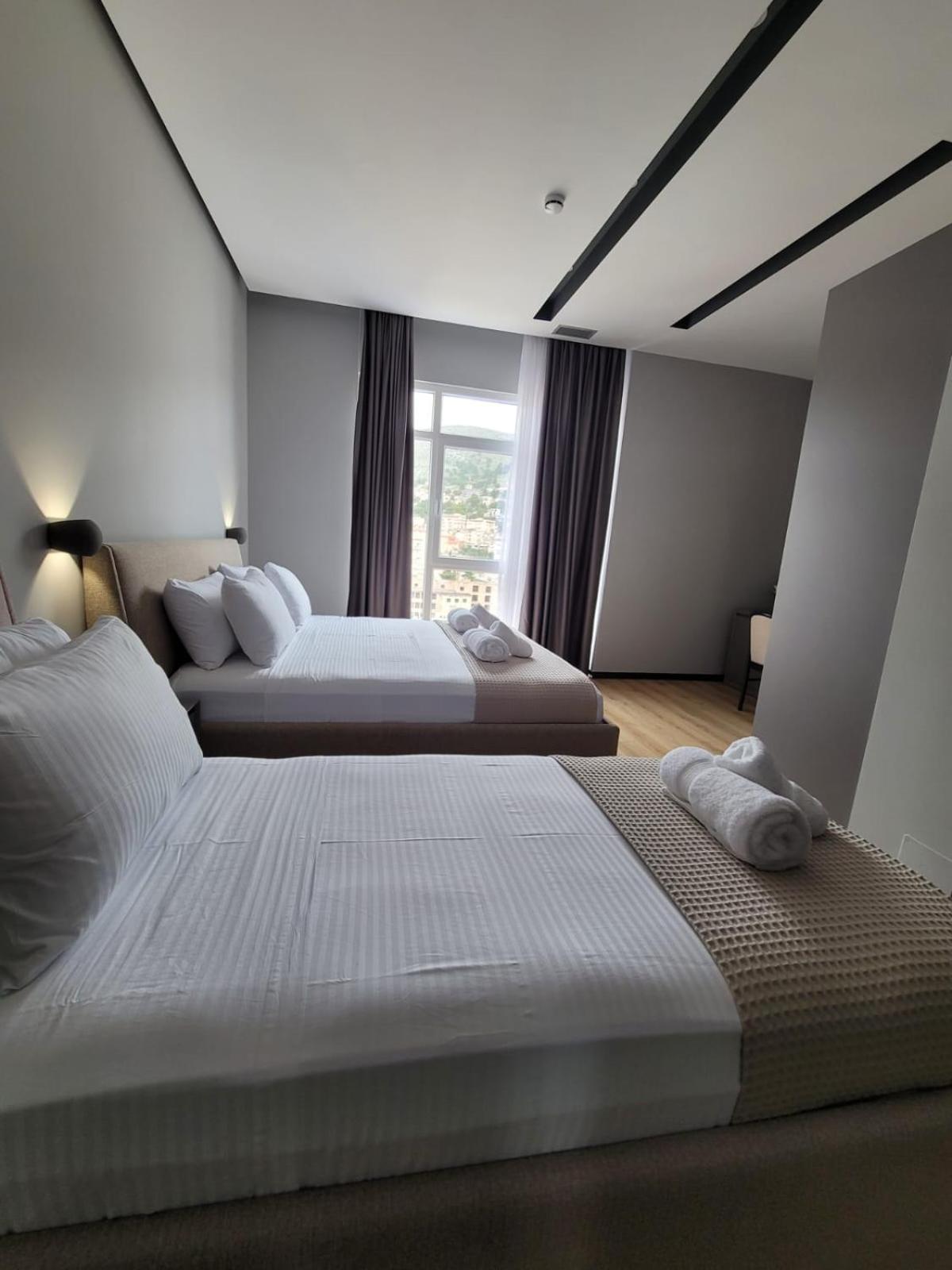 Toer Hotel Saranda 18/60