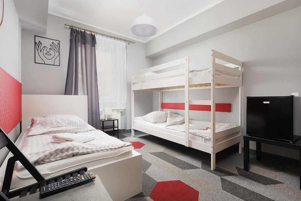Moon Hostel New 5/28