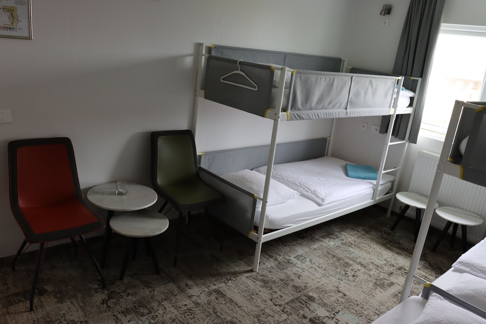 Höfn Hi Hostel 55/64