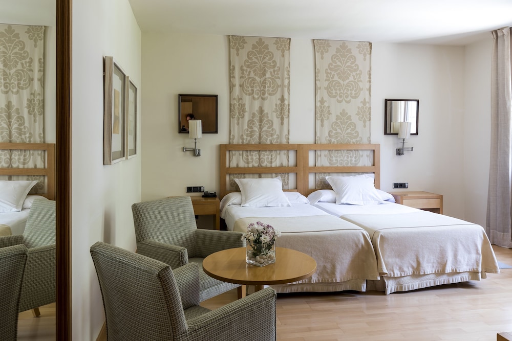 Parador de Vic-Sau 24/60