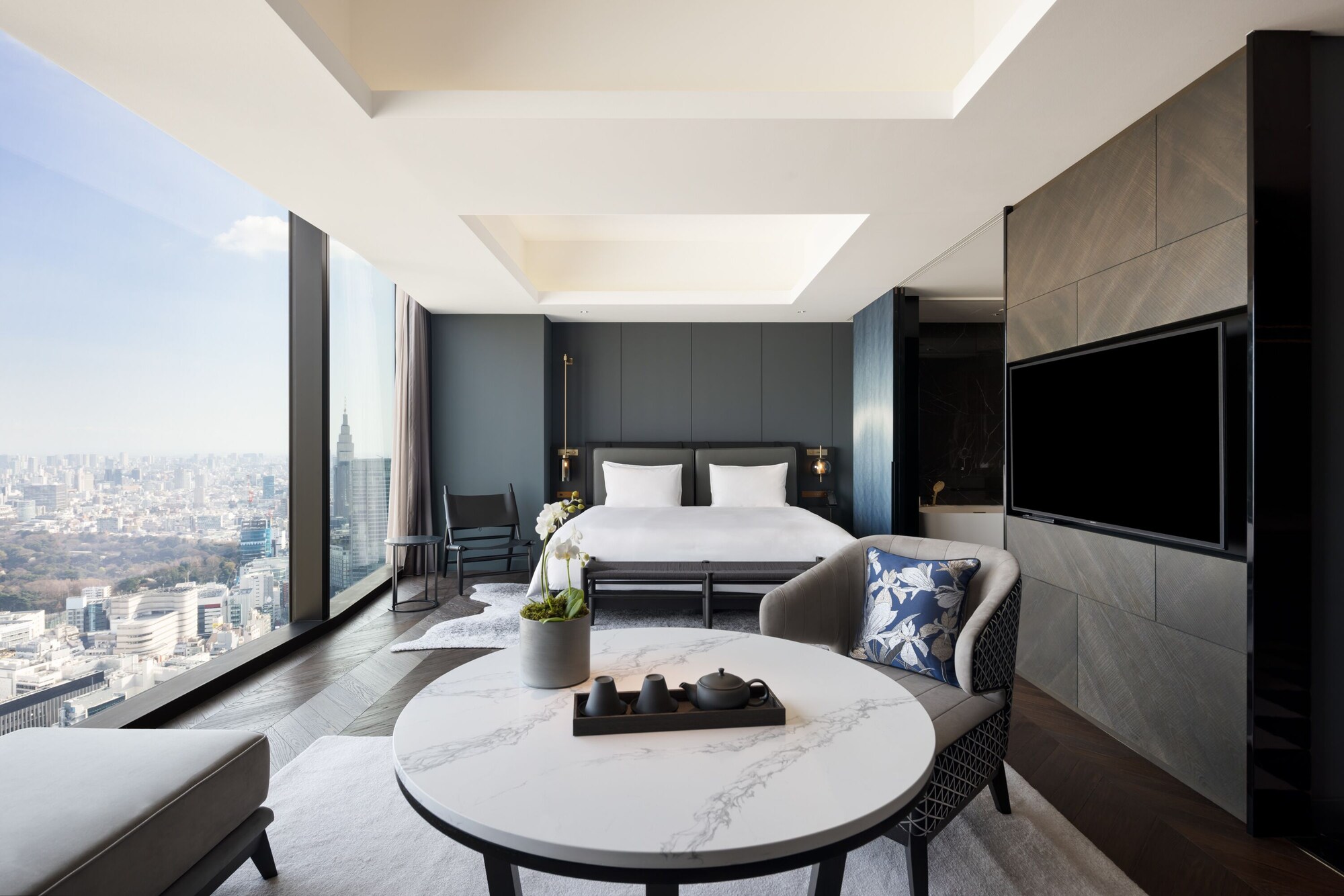 PREMIER, STUDIO, KING BED