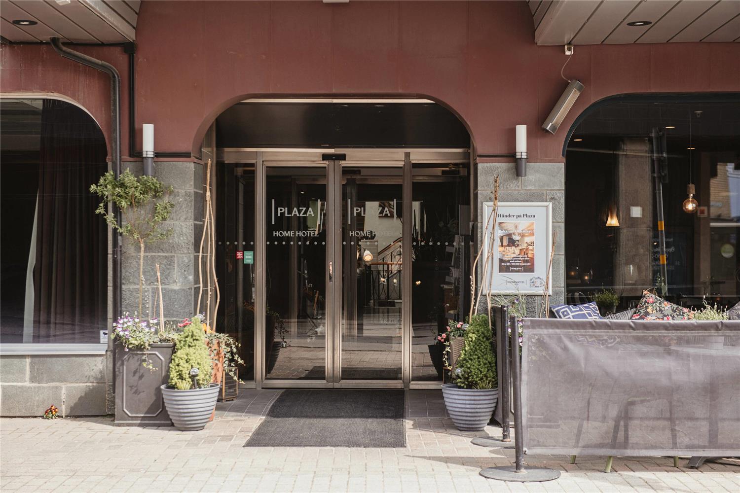 Home Hotel Plaza 4/40