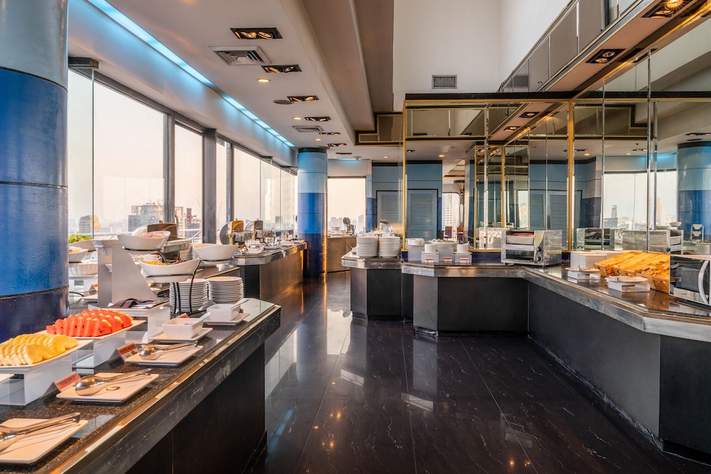 Baiyoke Suite 42/63